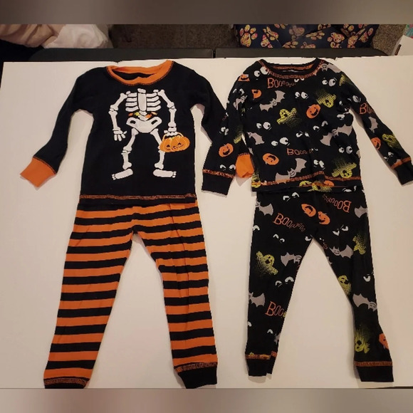 Lot of 2 Two Just One You by Carter's Halloween Pajama Sets in Size 2T - Picture 1 of 9